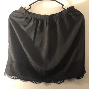 Short Lace Mini Skirt Black Forever 21 Size S NWT